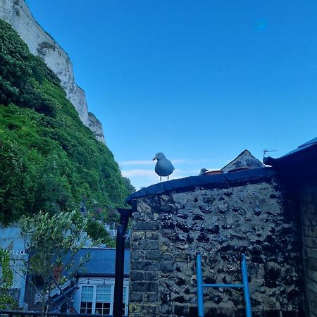 First And Last Youth Hostel 多佛尔 外观 照片
